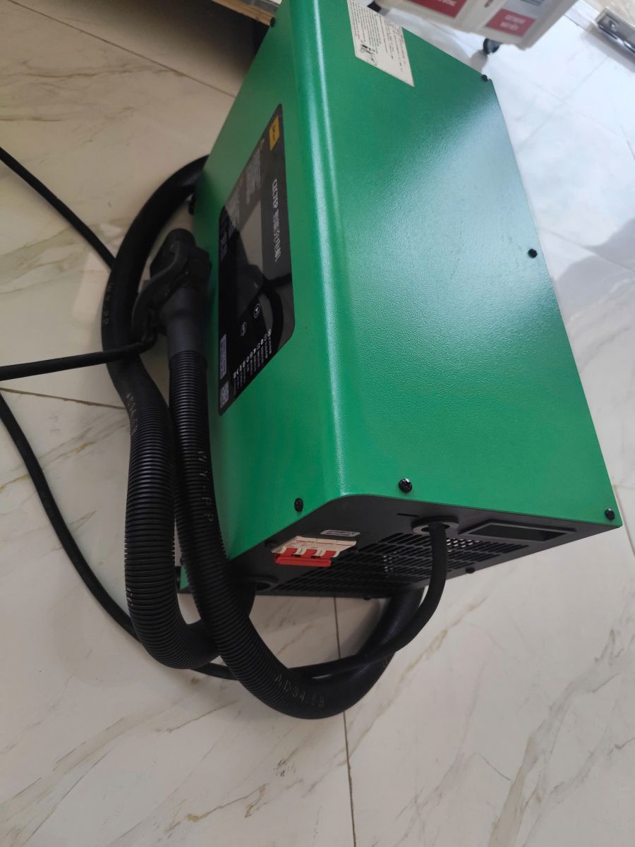 MÁY SẠC BÌNH ĐIỆN LITHIUM 60V100A CHÍNH HÃNG CHO XE NÂNG ĐIỆN