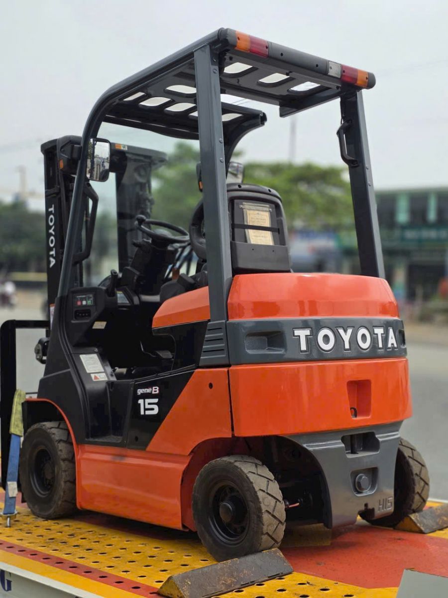 Khi Nào Nên Đại Tu Xe Nâng? Phân Tích Chuyên Sâu & Giải Pháp Tại P316